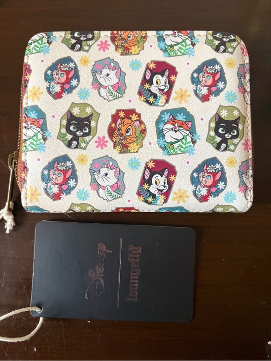 Loungefly Handbags - Loungefly Multicolor Disney Cats Zip Wallet - Cream